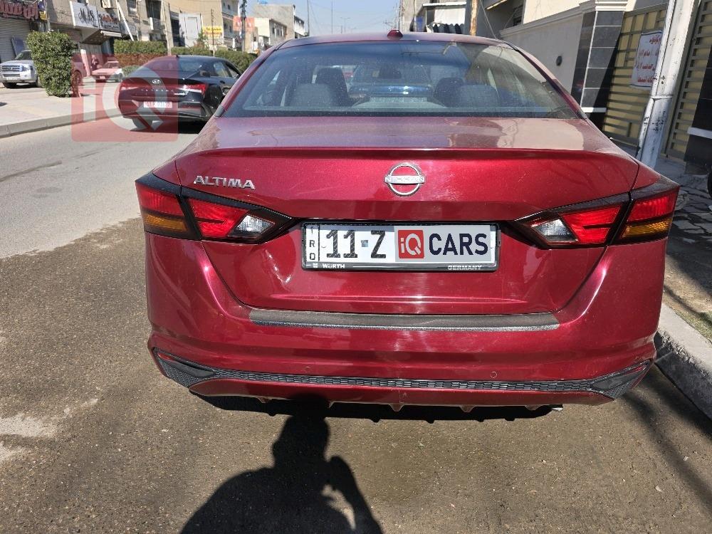 نيسان ألتيما